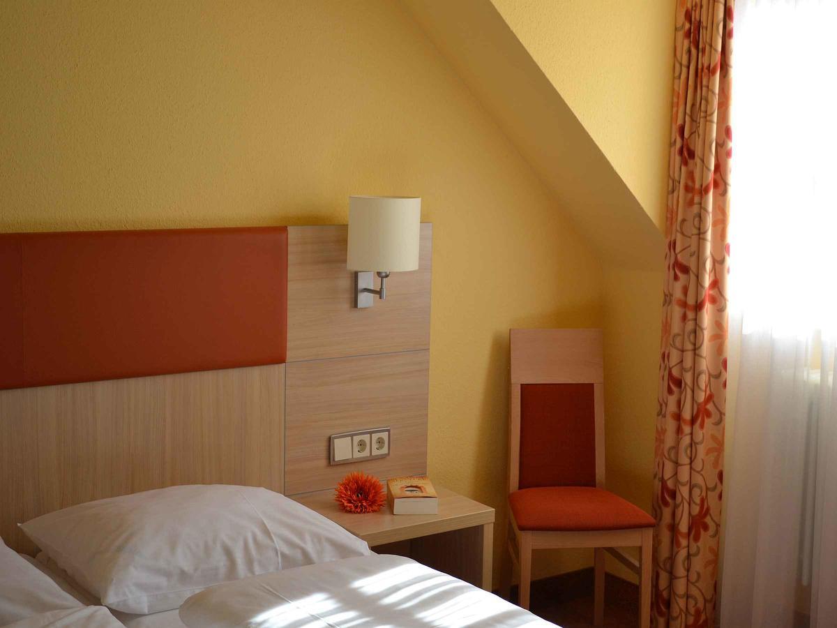 Hotel-Gasthof Rotes Ross Markt Einersheim Eksteriør bilde