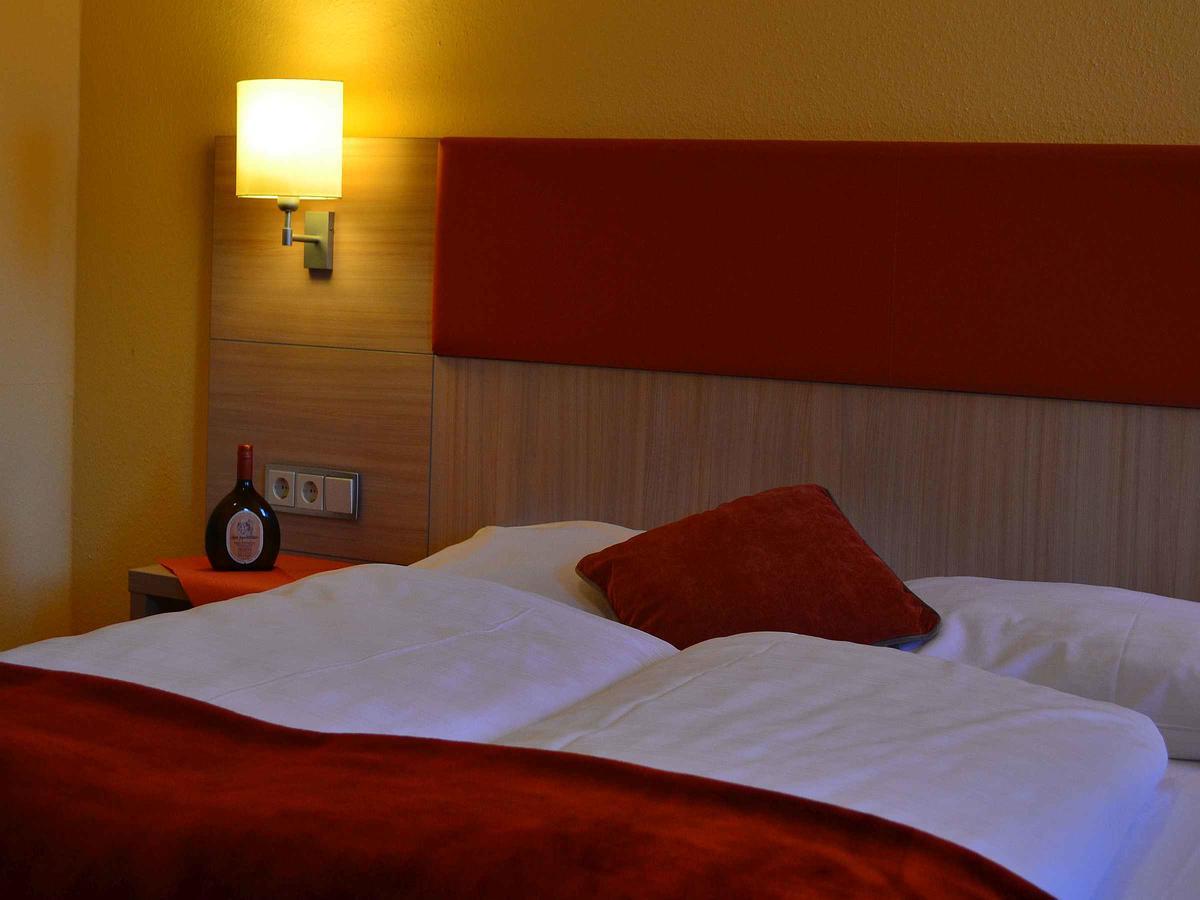 Hotel-Gasthof Rotes Ross Markt Einersheim Eksteriør bilde