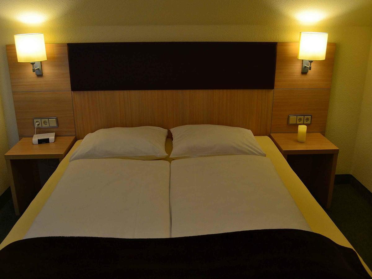 Hotel-Gasthof Rotes Ross Markt Einersheim Eksteriør bilde