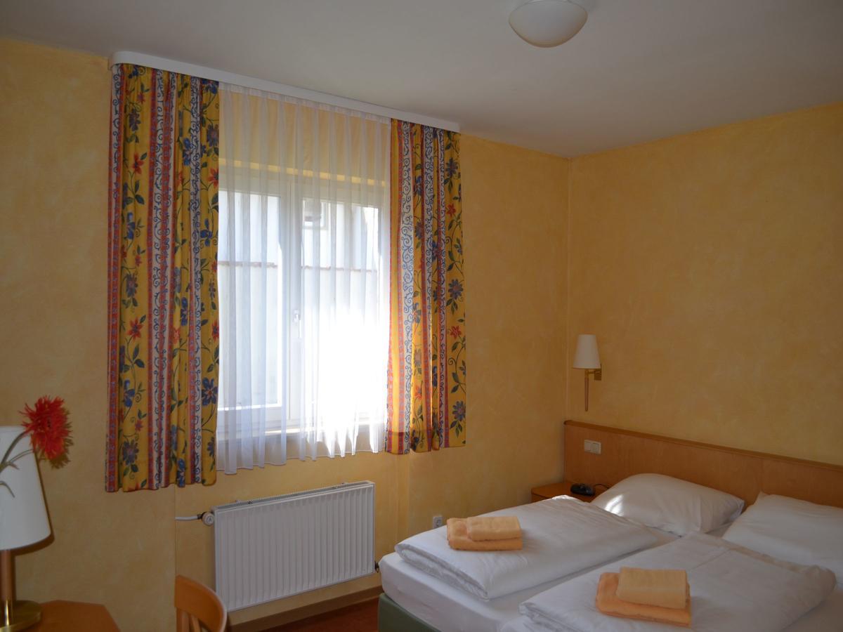 Hotel-Gasthof Rotes Ross Markt Einersheim Eksteriør bilde
